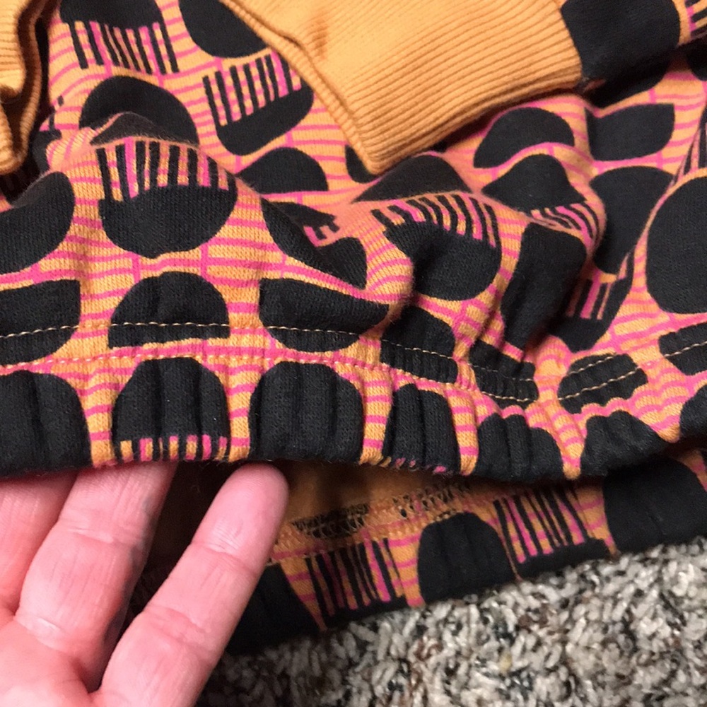 🆕Target Cinched Waist Woman’s Graphic Tan and Black Hoodie Var Sizes Avail | NWT - Picture 3 of 5